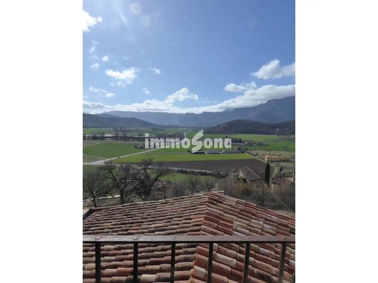 Exterior view of Houses for sale in La Vall d'en Bas  with Private garden