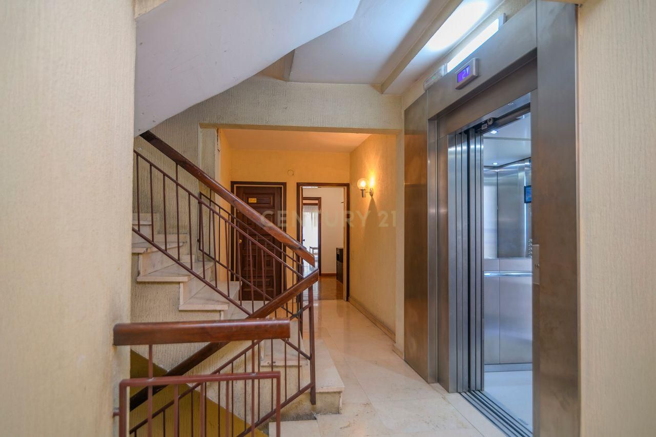 Apartment for sale in  Barcelona Capital