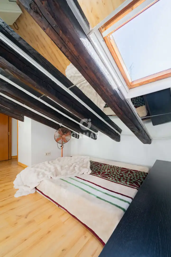 Habitación de Piso en venta en Madrid con Calefacción