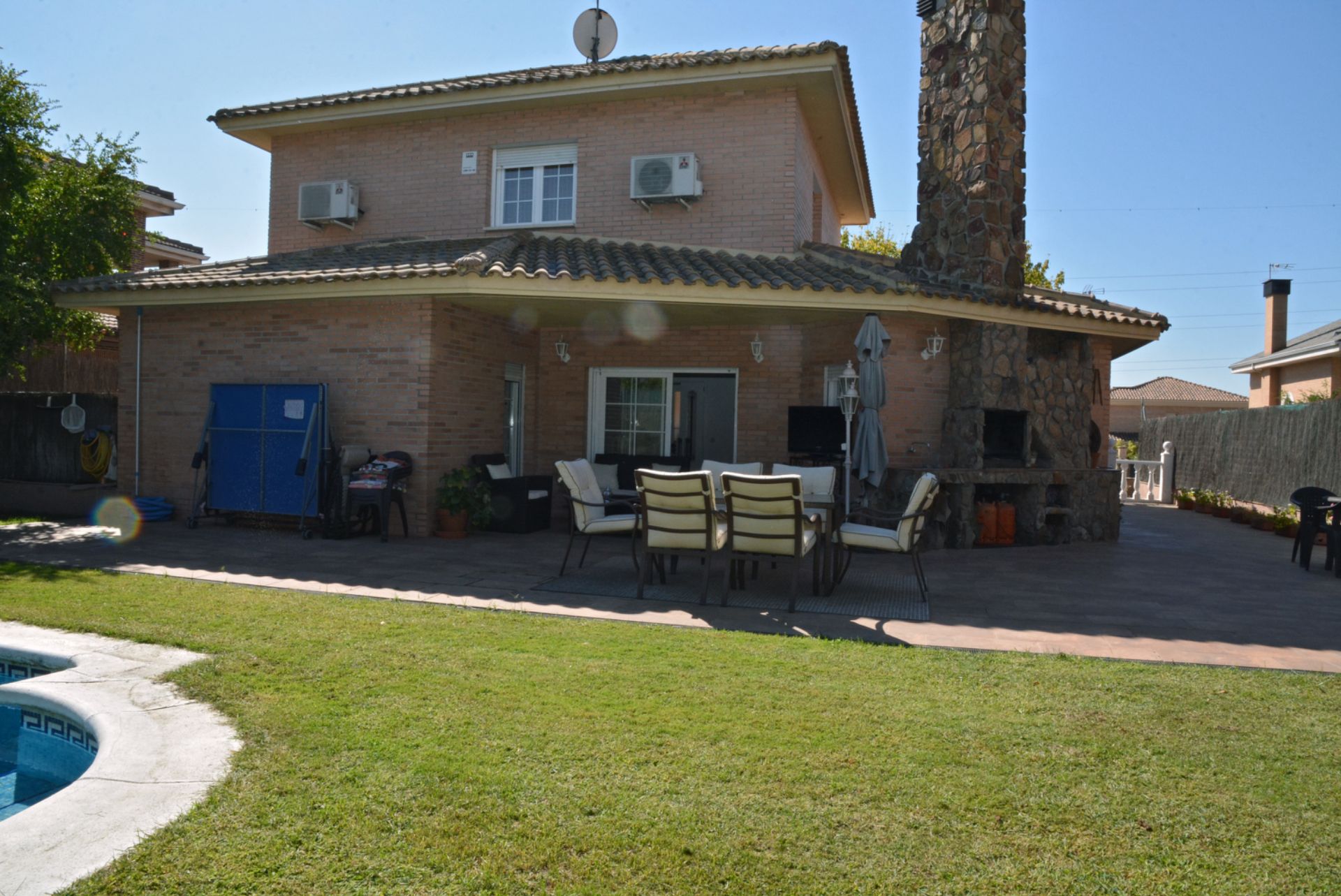Garden of Houses for sale in Mejorada del Campo  with Air Conditioner, Heating and Private garden