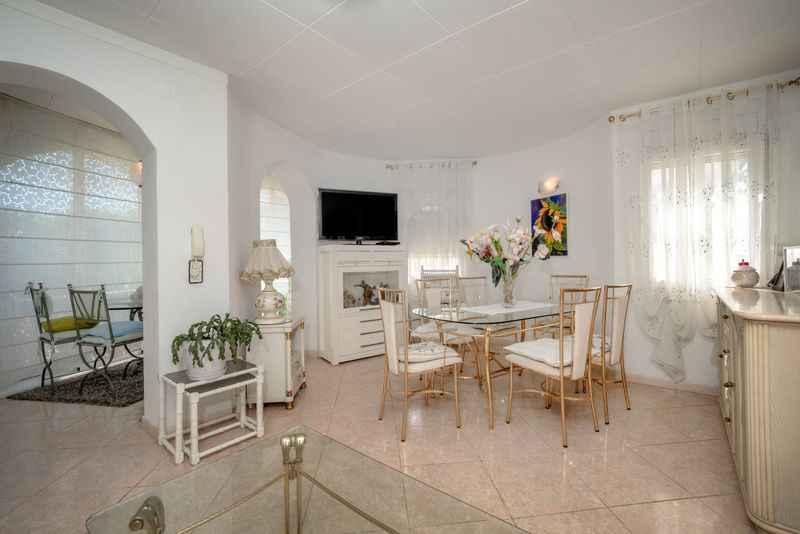 Menjador de Casa o xalet en venda en Empuriabrava amb Aire condicionat, Calefacció i Jardí privat