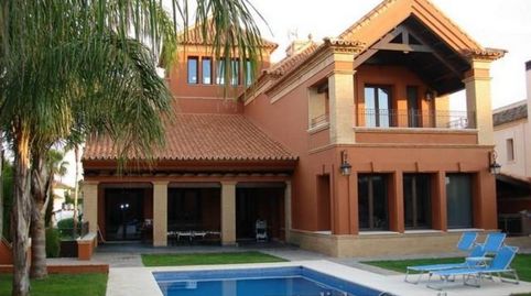 Foto 2 de Casa o chalet en venta en Las Begonias, El Zaudín - Club de Golf, Bormujos