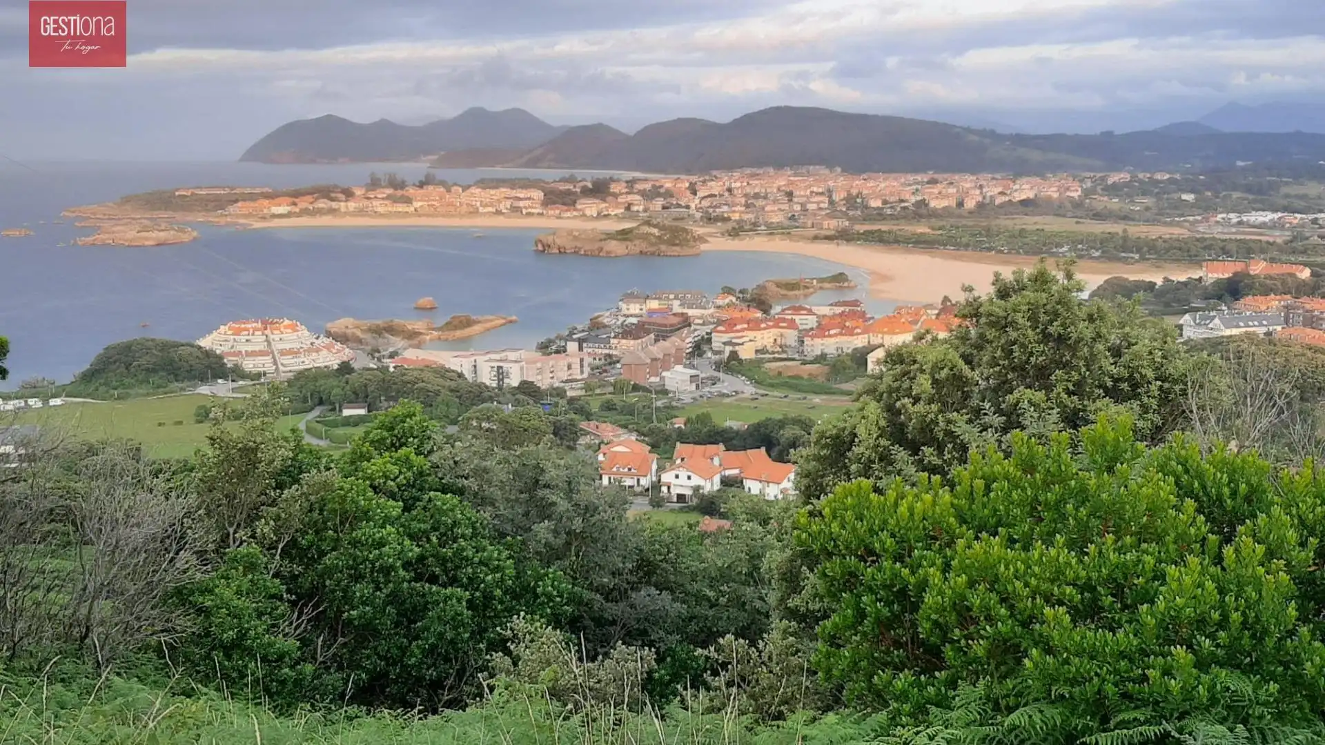Vista exterior de Apartamento en venta en Noja con Calefacción, Terraza y Amueblado