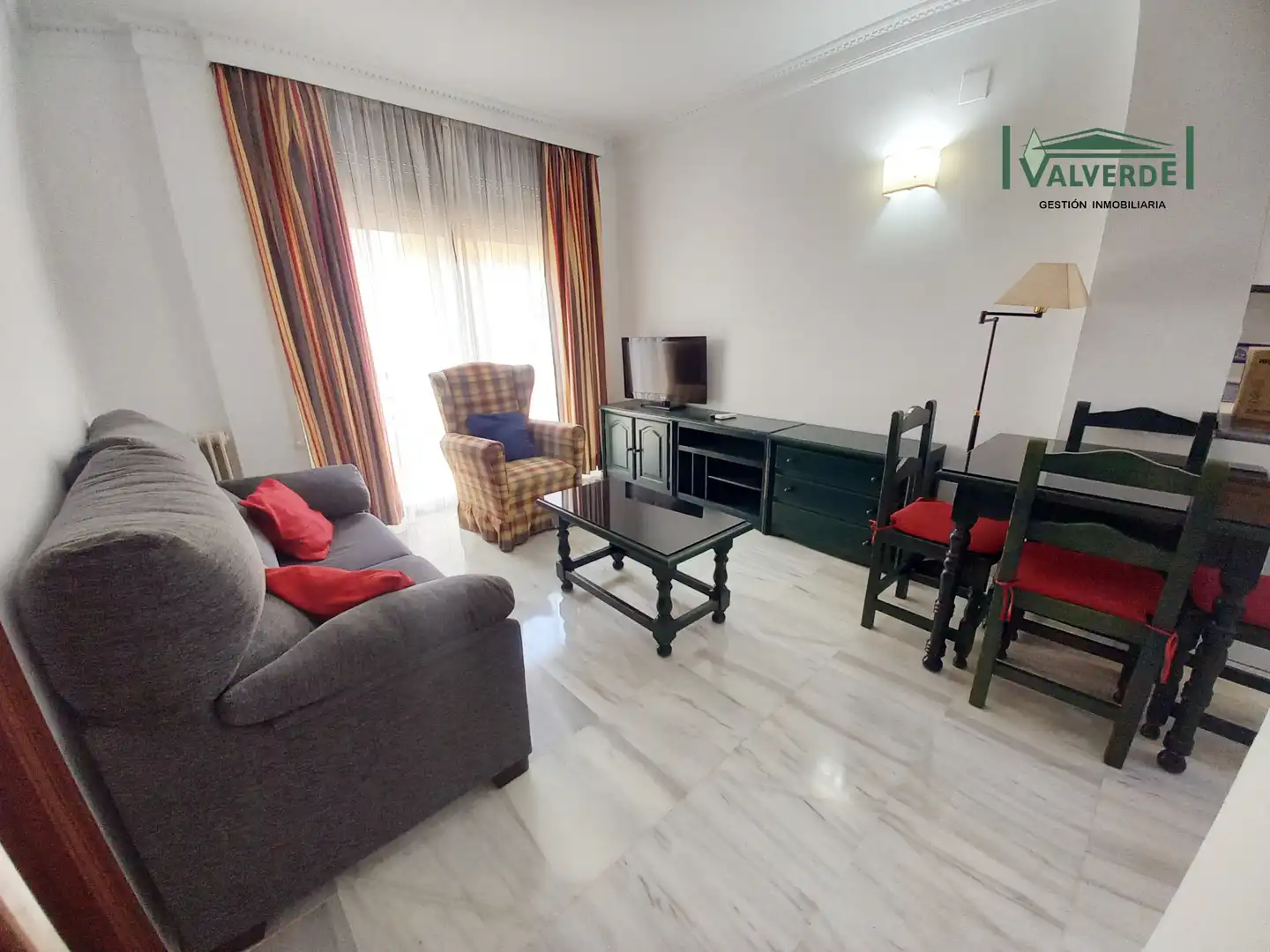 Living room of Flat for rent in Granada  with Air Conditioner, Heating and Furnished