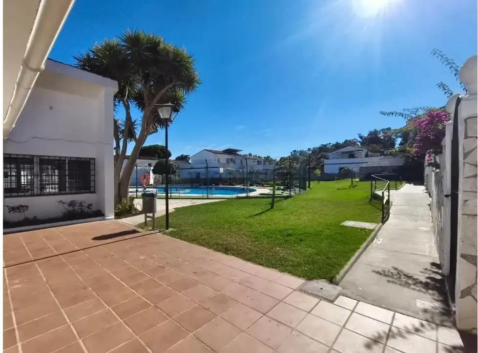 Casa amb piscina en venda a Los Barrios