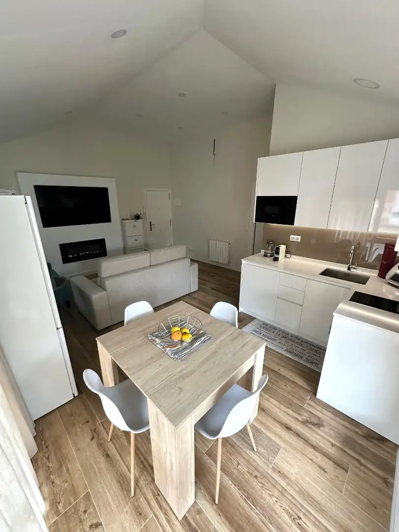 Sala d'estar de Apartament de lloguer en Laredo amb Calefacció, Jardí privat i Terrassa