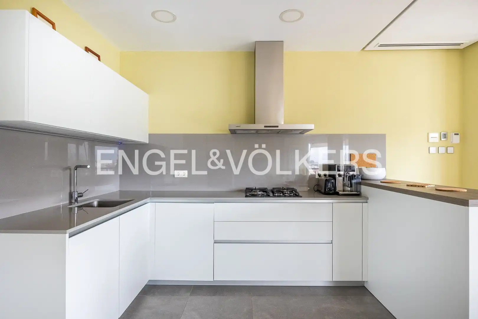 Cocina de Piso en venta en Sevilla con Aire acondicionado y Calefacción