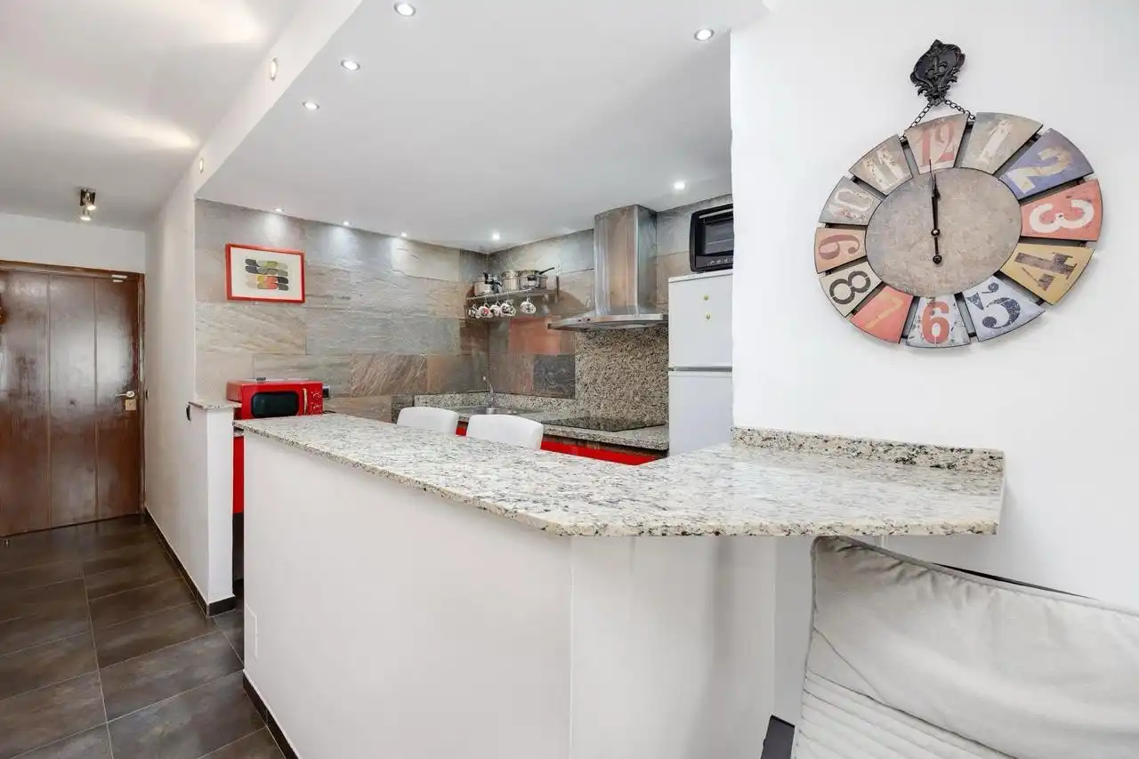 Cocina de Apartamento de alquiler en Torrevieja con Amueblado, Lavadora y Microondas