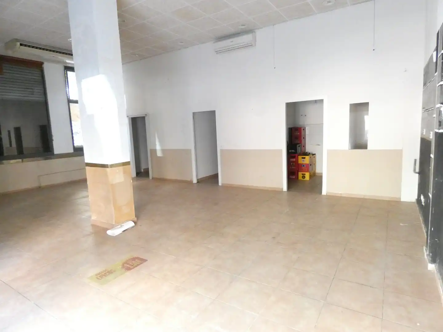Commercial properties for rent in Cerdanyola del Vallès  with Air Conditioner