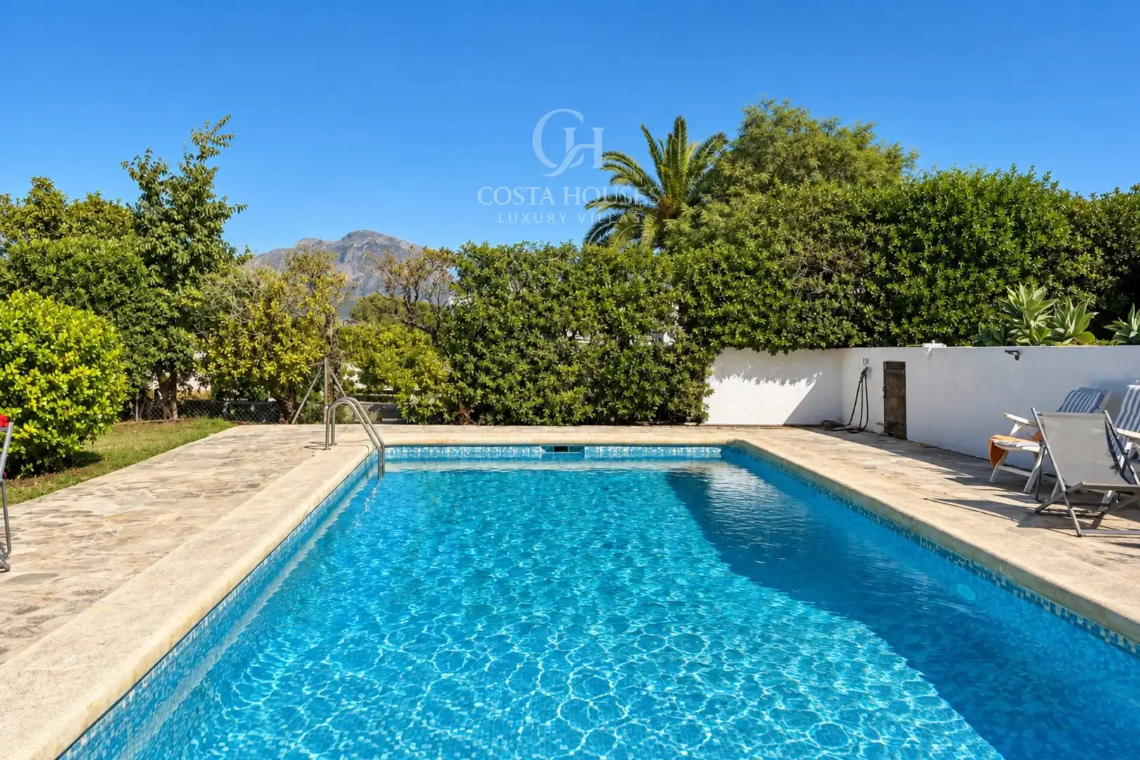 Vista exterior de Casa o chalet en venta en Partides comunes - Adsubia