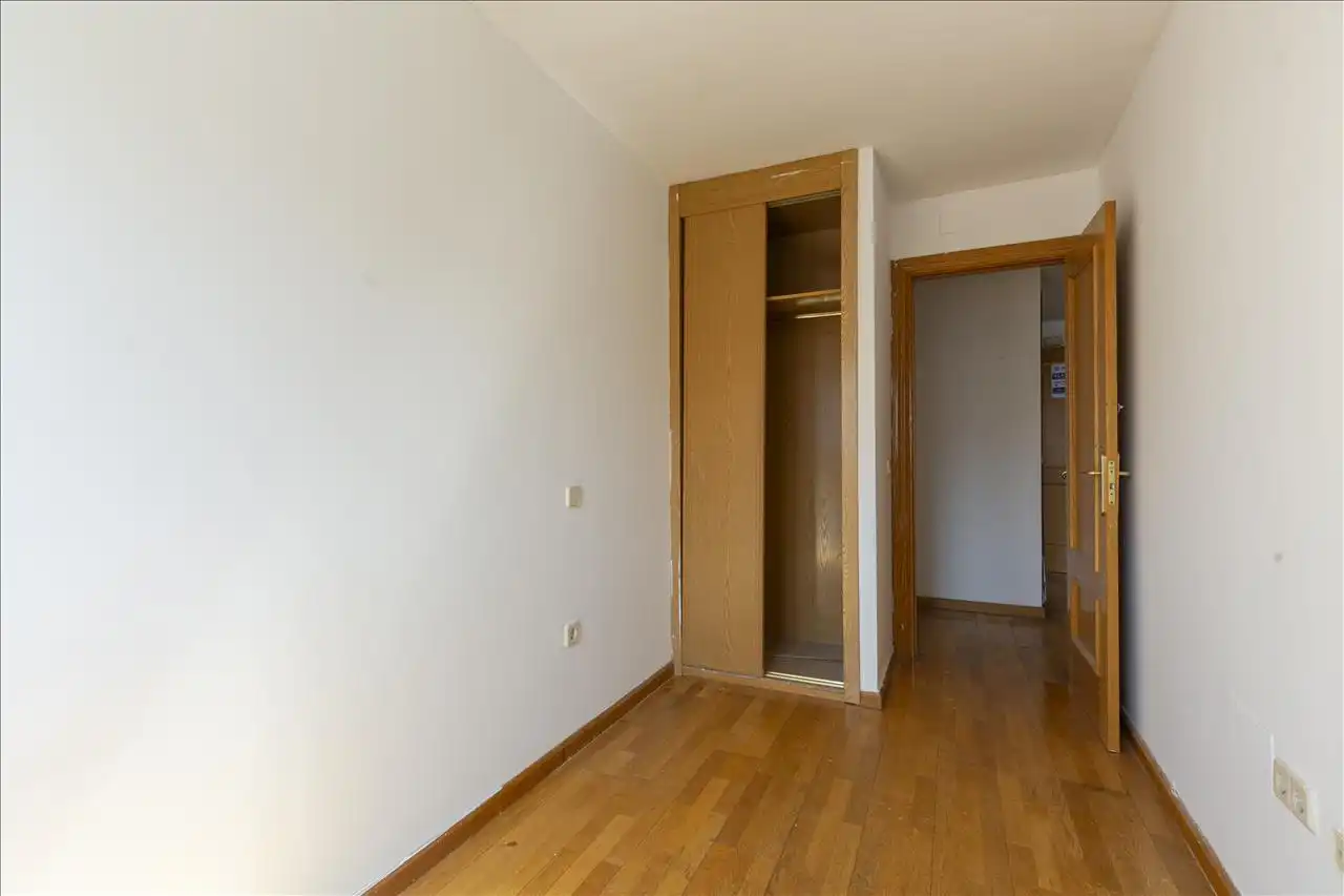 Bedroom of Flat for sale in Madrid