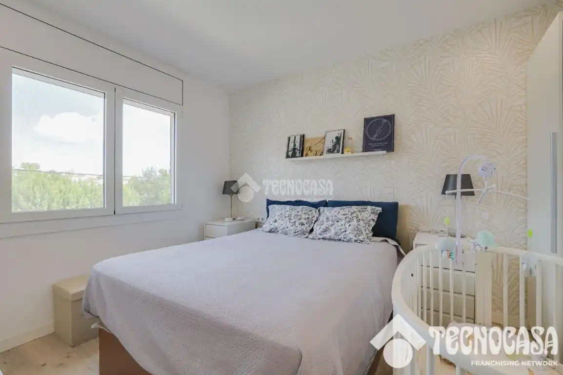 Casa aparellada en venda a Sant Vicenç Dels Horts, imagen 4
