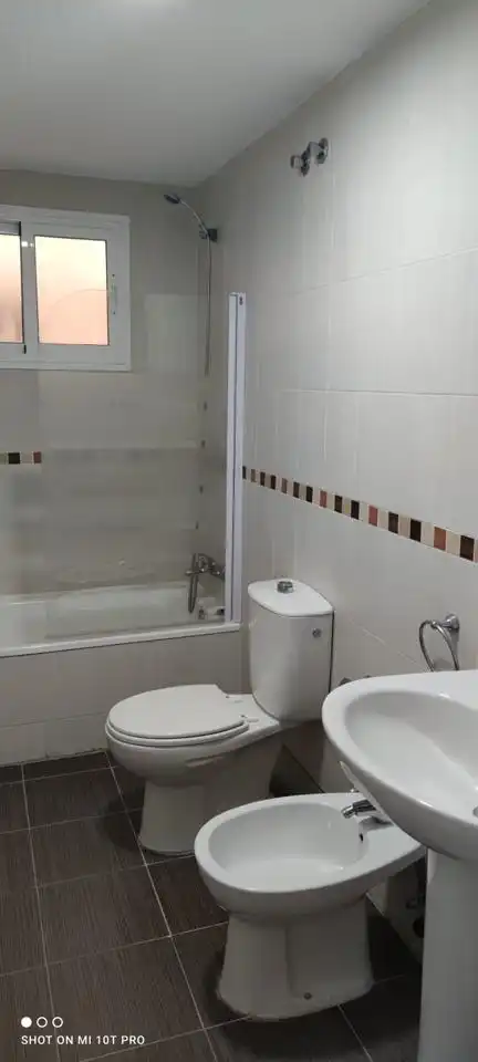 Bany de Pis de lloguer en Benalmádena amb Terrassa, Piscina i Moblat