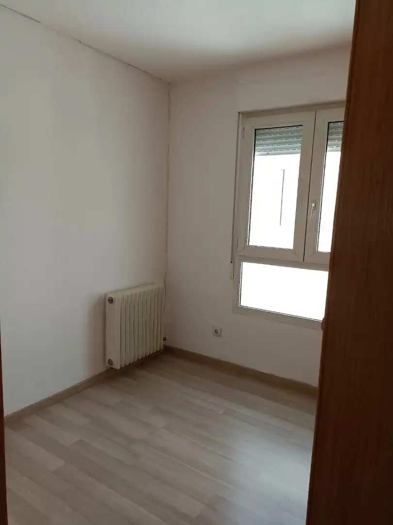 Flat for rent in Avenida CADIZ, Barrio de Zaidín