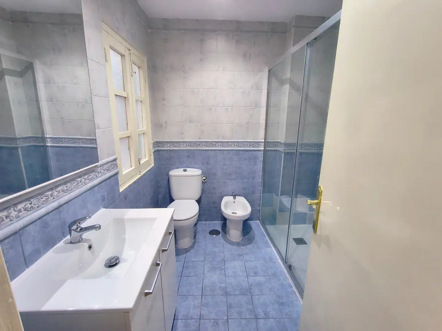 Baño de Piso de alquiler en Alicante / Alacant con Calefacción