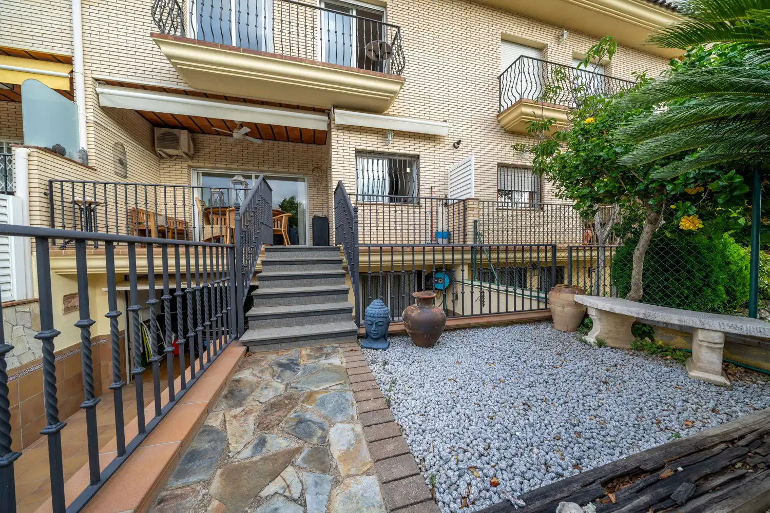 Terrassa de Casa o xalet en venda en Pineda de Mar amb Aire condicionat, Calefacció i Jardí privat