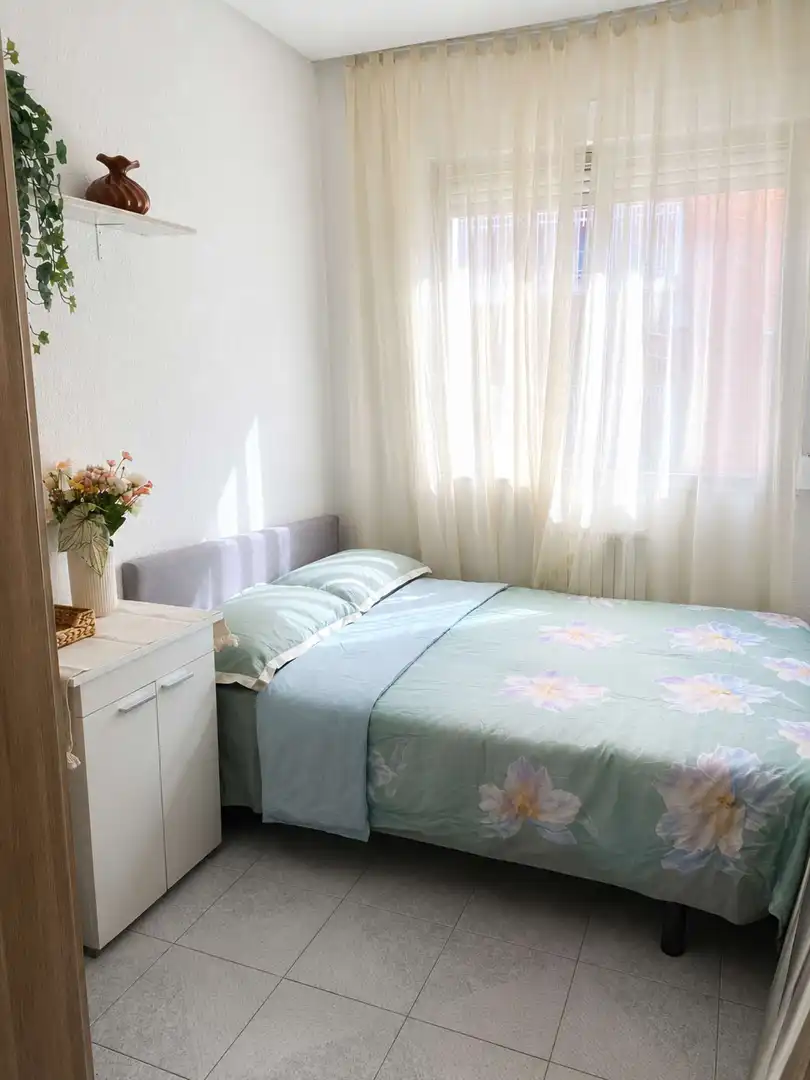 Habitación de Apartamento para compartir en Madrid con Aire acondicionado, Calefacción y Terraza