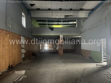 Nave industrial in vendita a De Los Legionarios