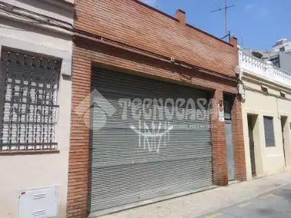 Vista exterior de Casa o xalet en venda en Barcelona amb Jardí privat i Terrassa