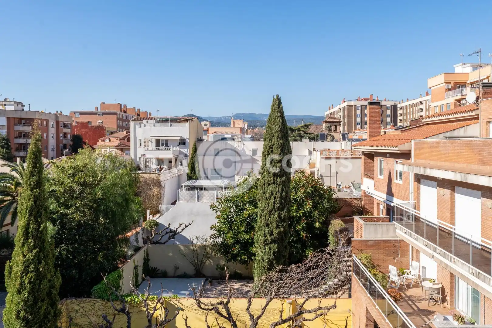 Vista exterior de Casa adosada en venda en Reus amb Aire condicionat, Calefacció i Jardí privat