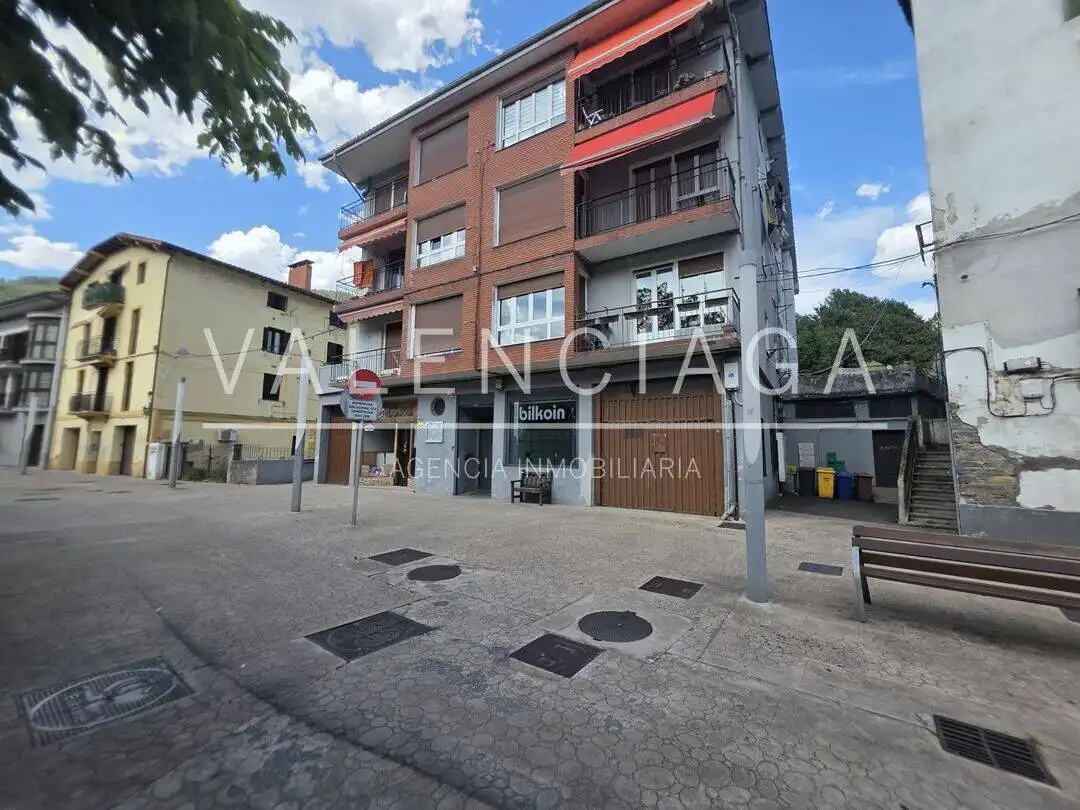 Vista exterior de Pis en venda en Legorreta amb Calefacció i Balcó