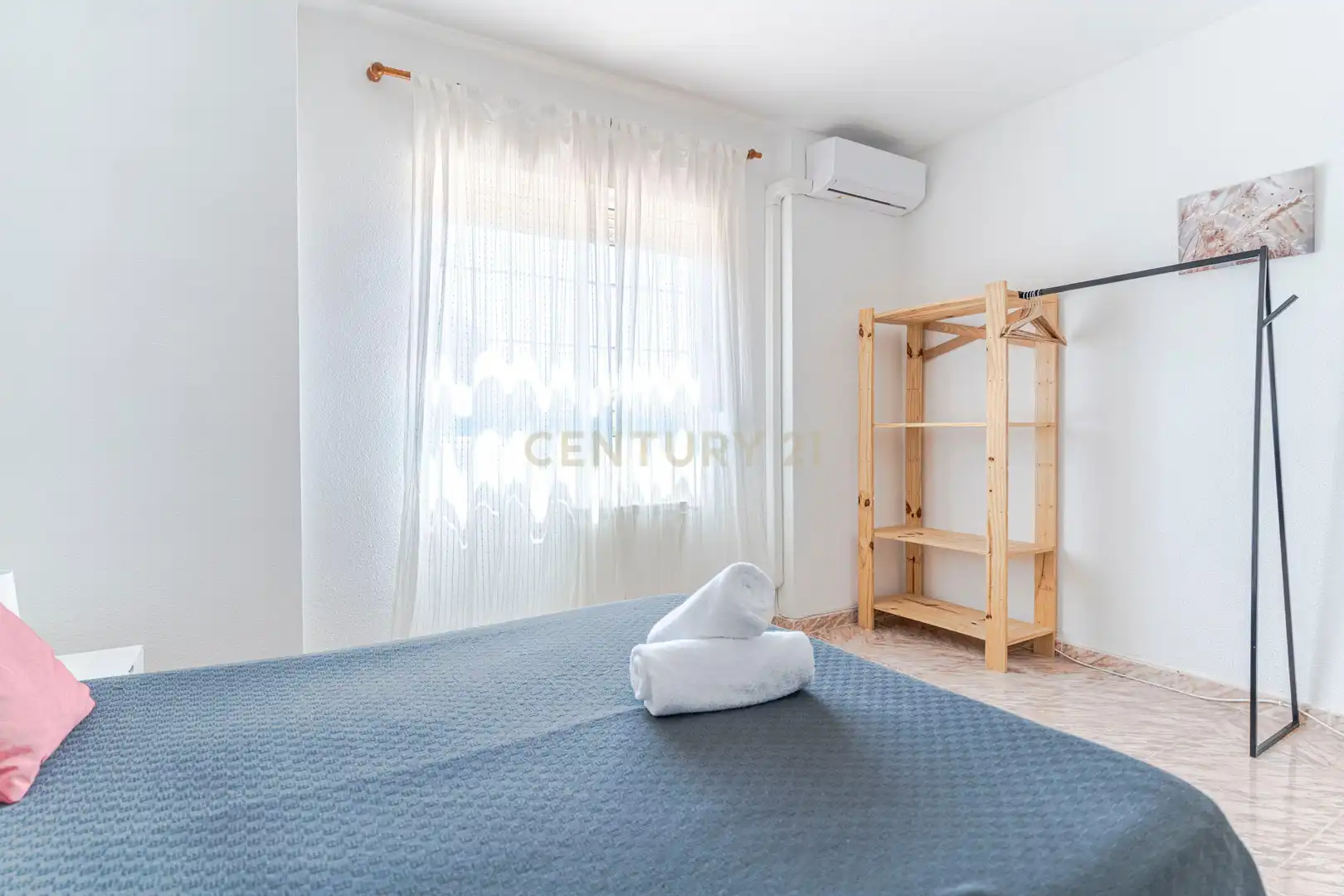 Habitación de Edificio en venta en Gójar