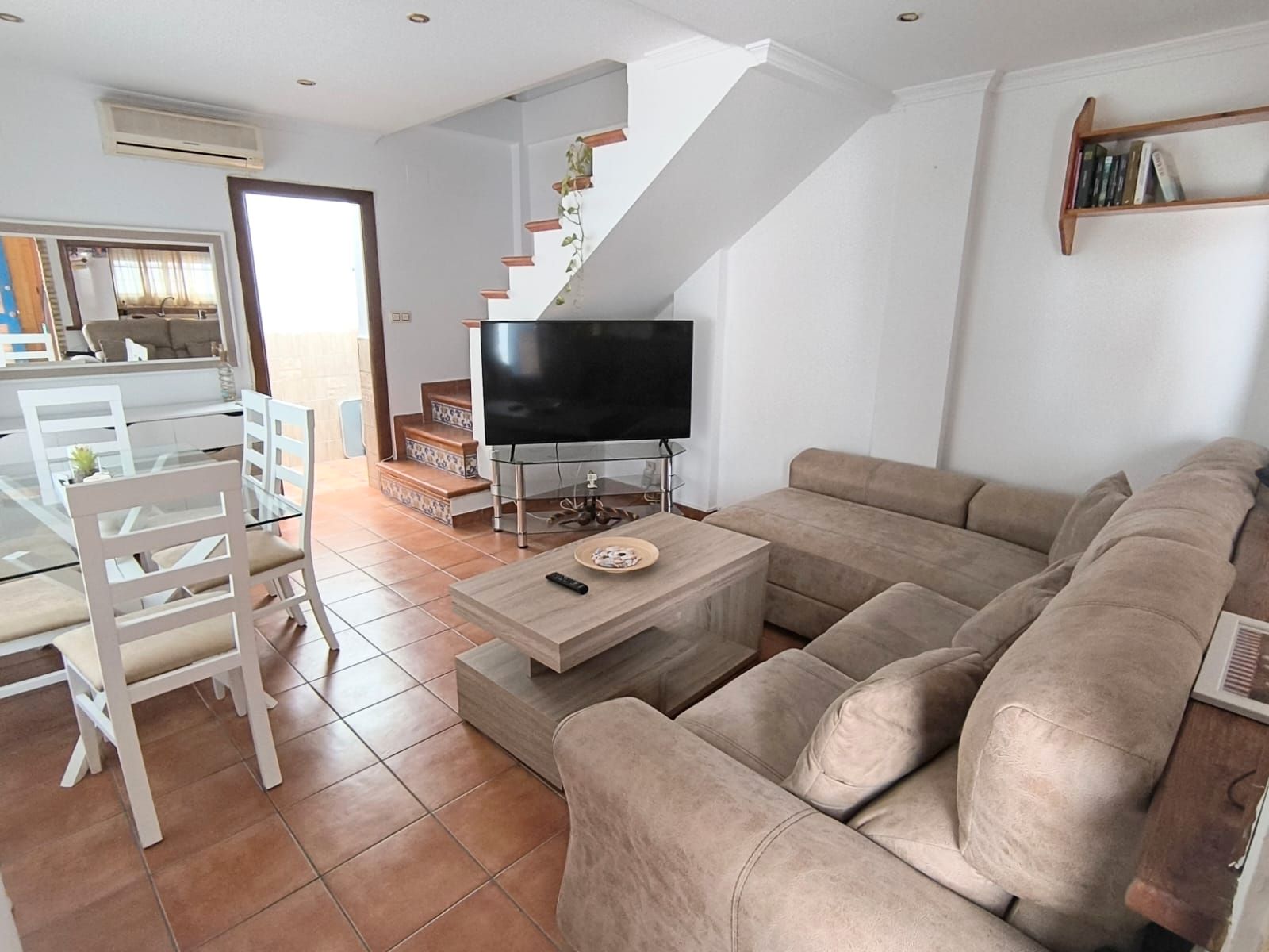 Living room of Duplex to rent in El Puerto de Santa María  with Air Conditioner, Furnished and Community pool