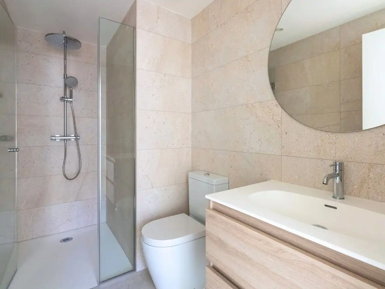 Bathroom of Flat for rent in  Palma de Mallorca  with Air Conditioner