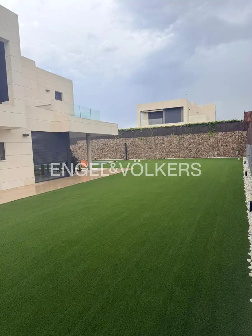 Casa o chalet de alquiler en Majadahonda con Aire acondicionado, Calefacción y Jardín privado