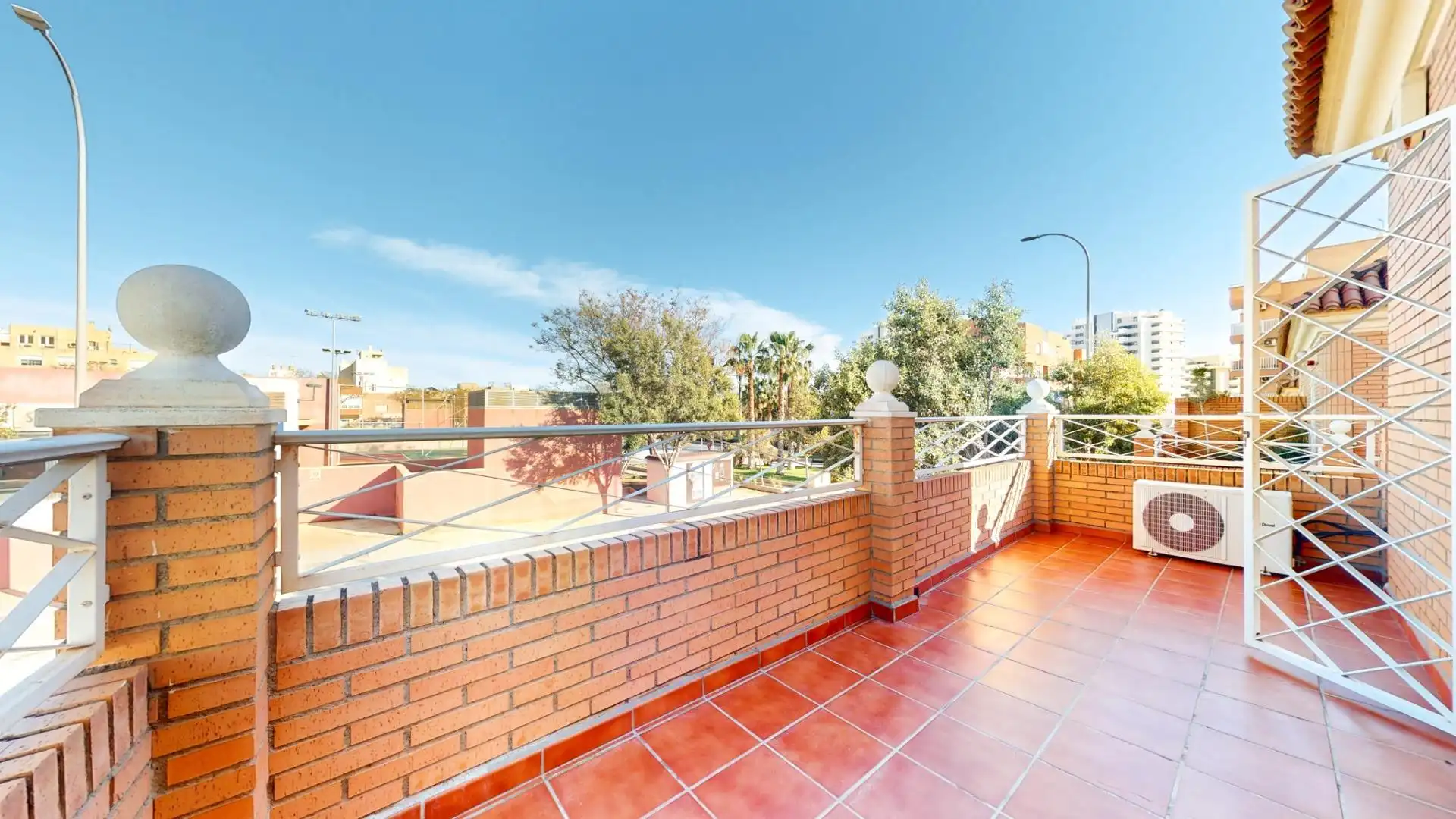 Vista exterior de Casa o chalet en venta en Almería