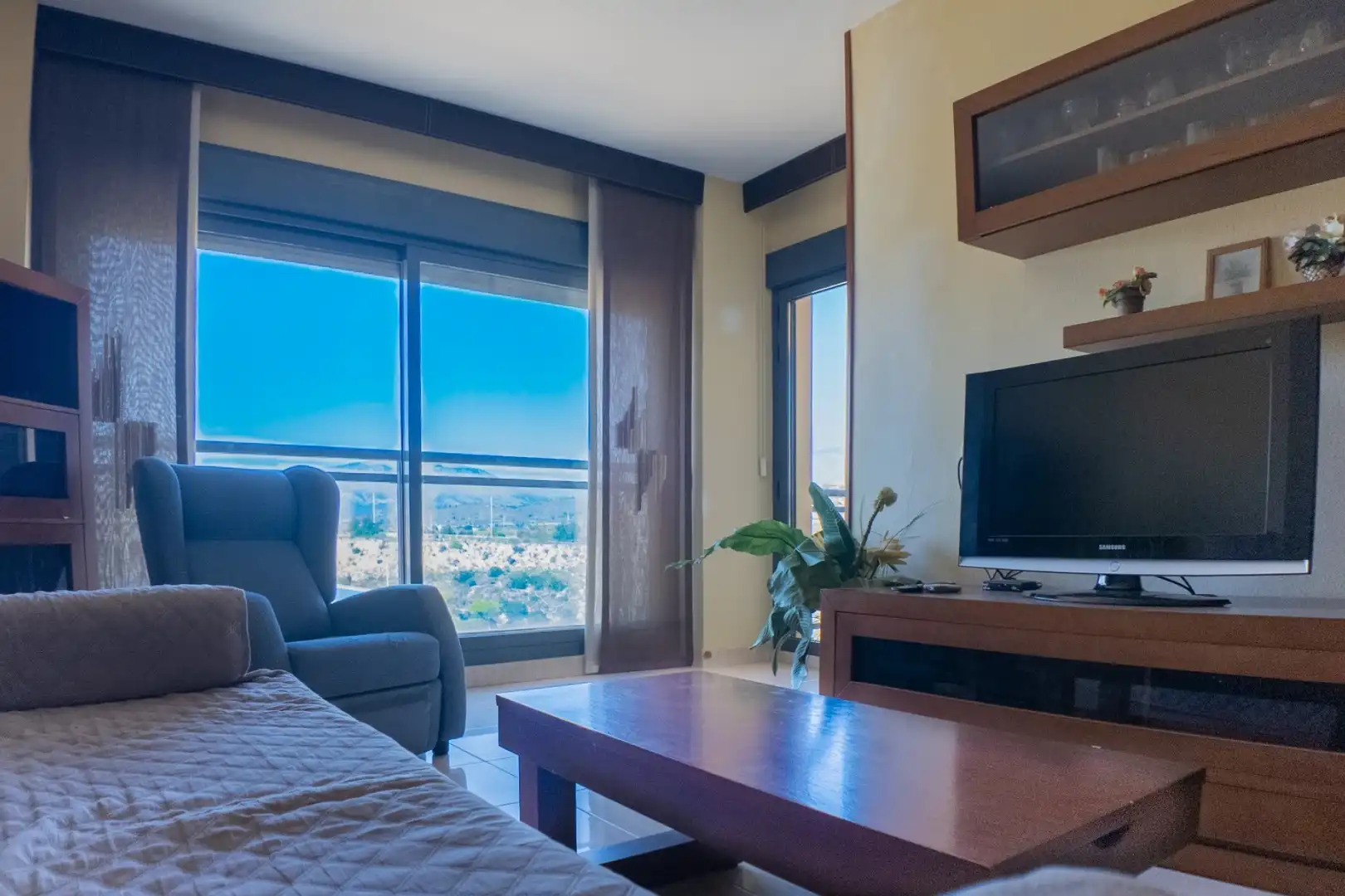Wohnzimmer von Wohnung zum Verkauf in Villajoyosa / La Vila Joiosa mit Klimaanlage, Heizung und Privatgarten