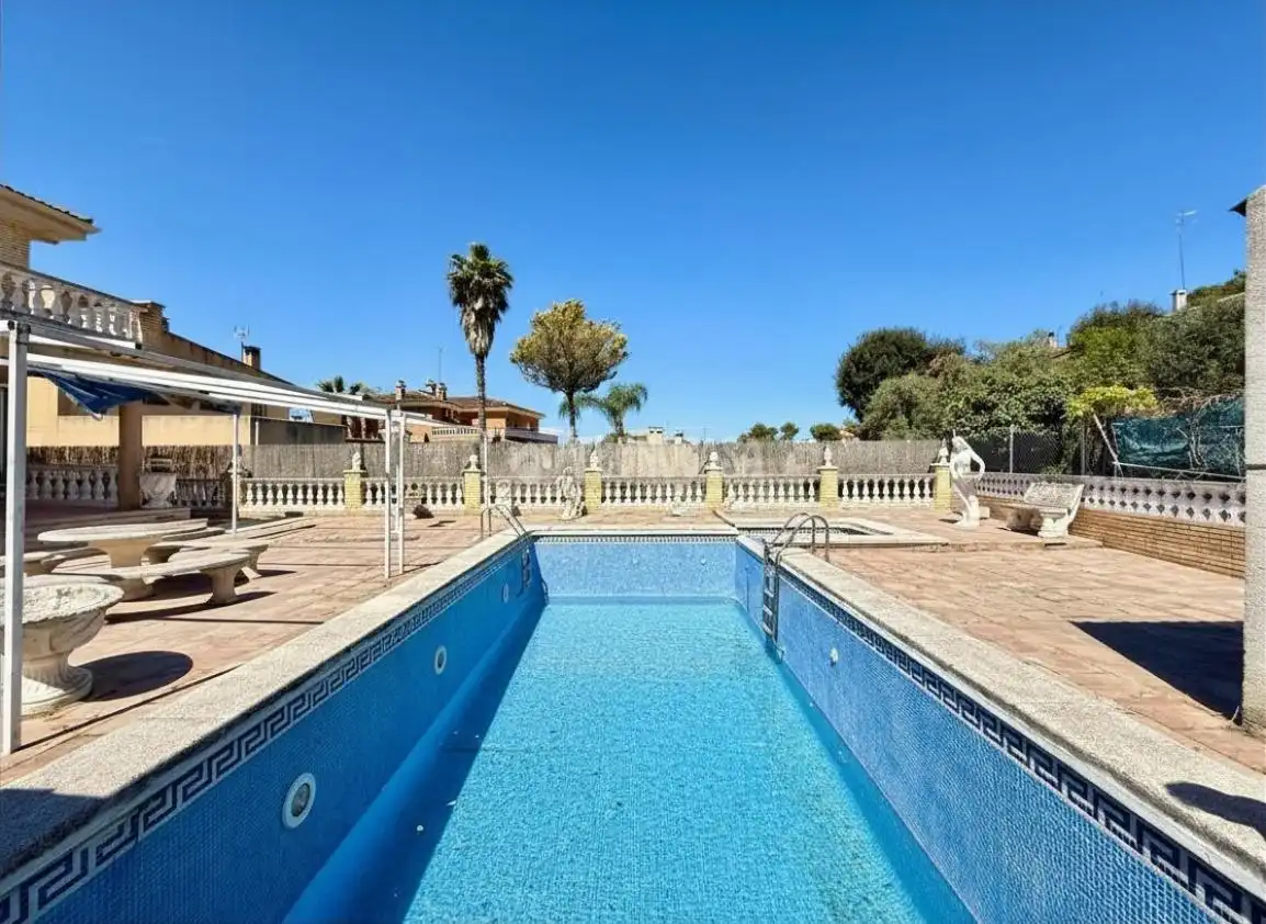 Piscina de Casa o chalet en venta en Canyelles con Terraza y Piscina