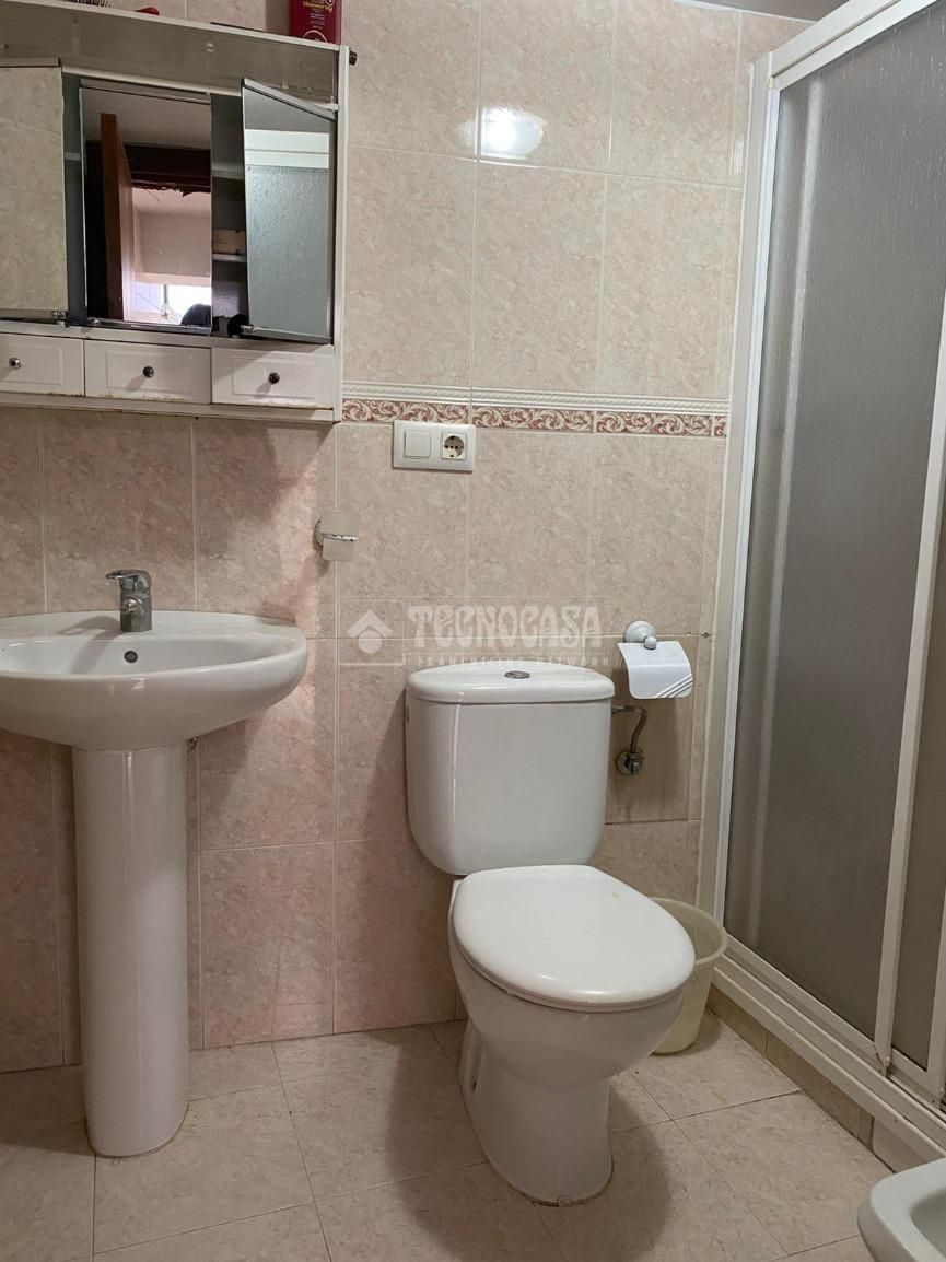 Bathroom of Single-family semi-detached for sale in Cabra  with Heating and Balcony