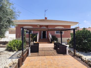 Villa con piscina in vendita a Centro