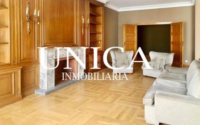 Flat for sale in  Madrid Capital  with Air Conditioner and Terrace