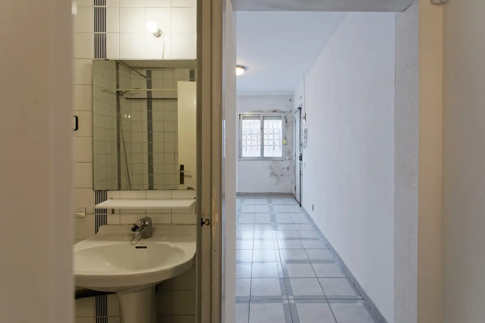 Baño de Ático en venta en Barcelona con Calefacción, Terraza y Domótica