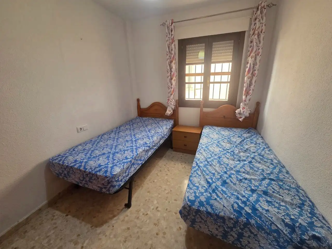 Bedroom of Flat for sale in Vélez-Málaga  with Air Conditioner