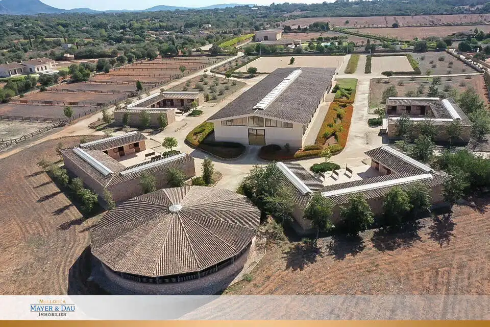 Vista exterior de Finca rústica en venta en Llucmajor con Aire acondicionado, Calefacción y Parquet