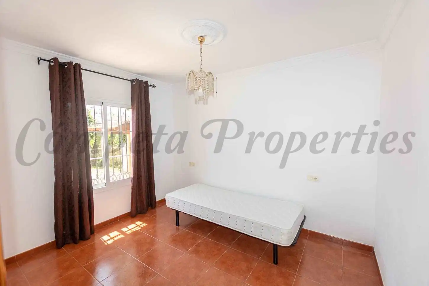Casa amb piscina en venda a Avda Pescia - Ctra de Frigiliana, imagen 5