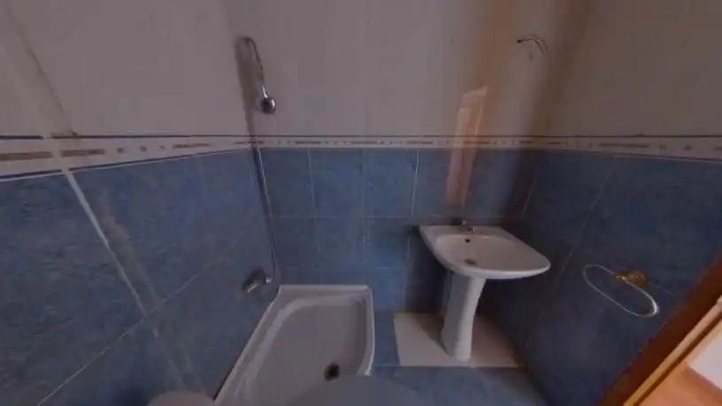 Bathroom of Flat for sale in Cornellà de Llobregat