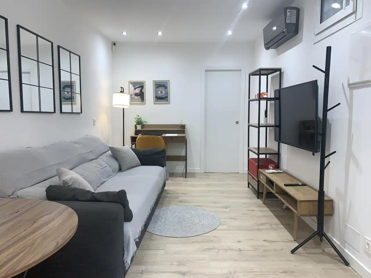 Living room of Flat for rent in Madrid  with Air Conditioner and Furnished