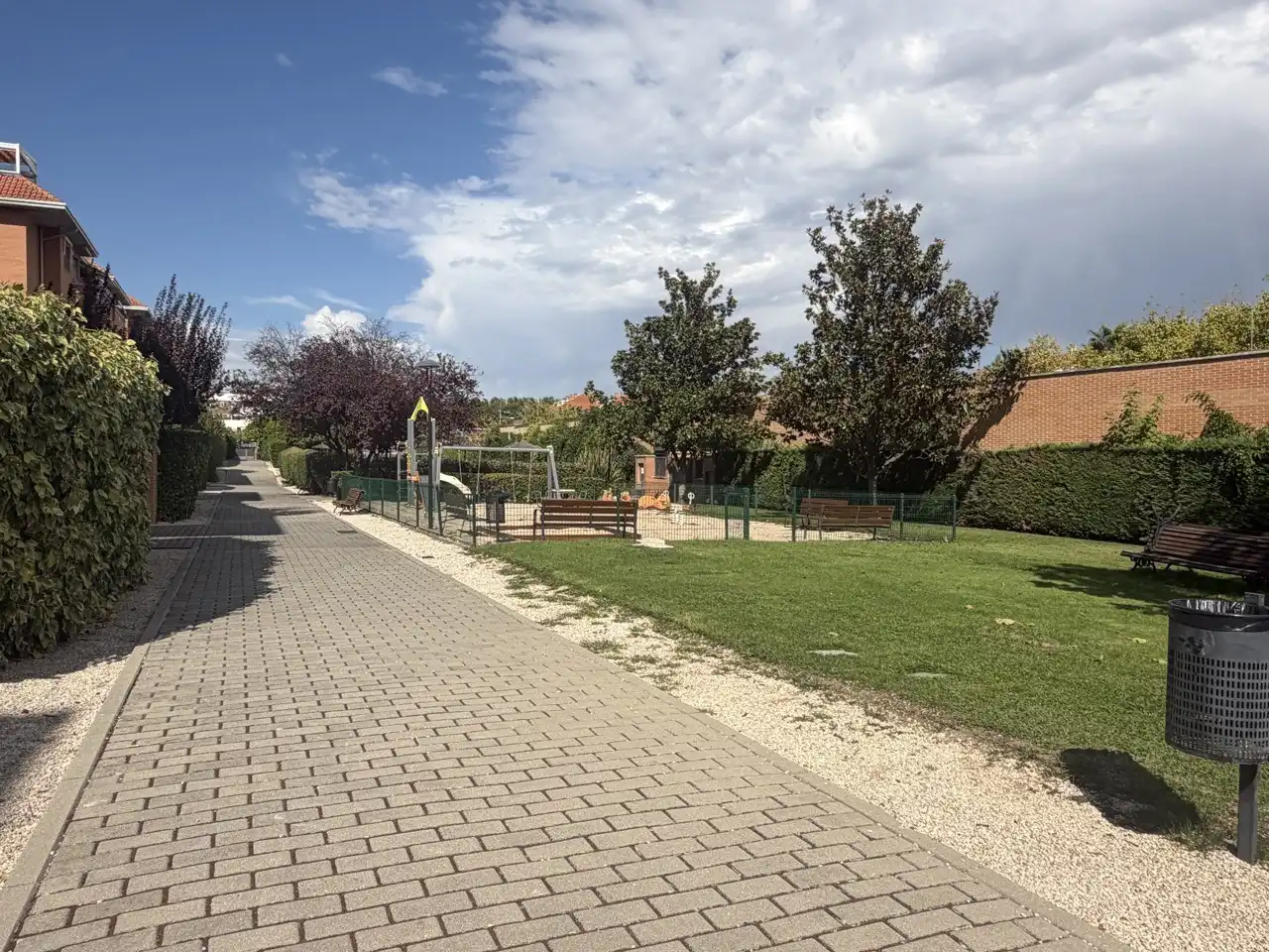 Exterior view of Flat for rent in Boadilla del Monte  with Heating, Parquet flooring and Terrace