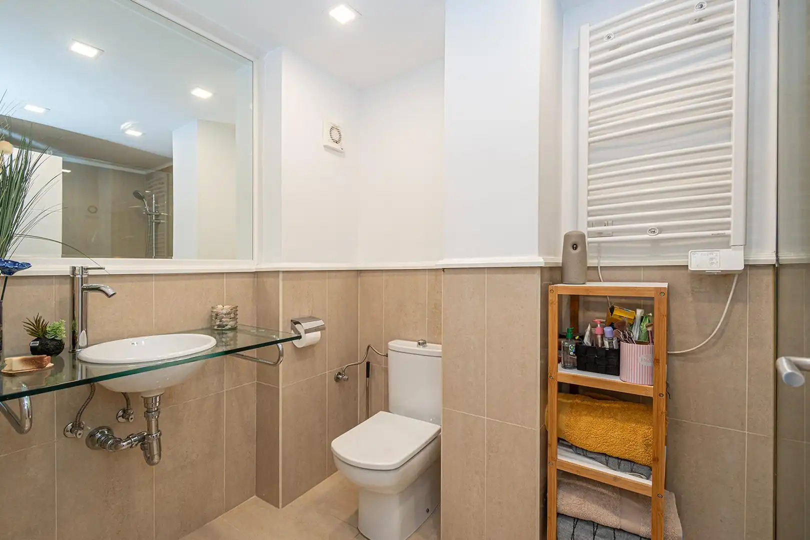 Baño de Piso en venta en  Palma de Mallorca con Aire acondicionado, Terraza y Balcón