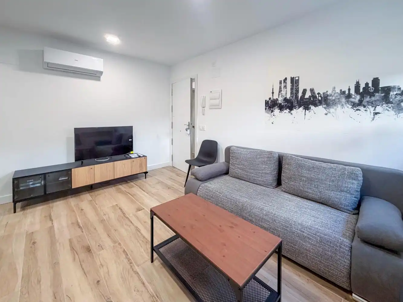 Living room of Lofts for rent in Madrid  with Air Conditioner, Heating and Furnished