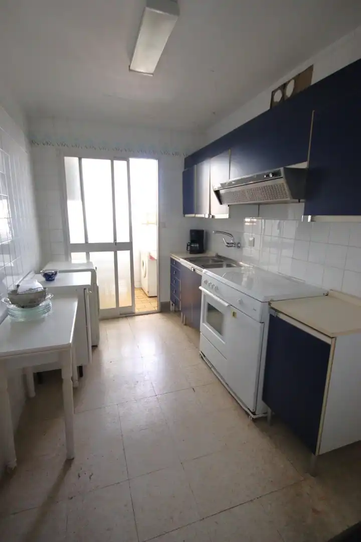 Küche von Wohnungen zum Verkauf in San Juan de Aznalfarache mit Klimaanlage und Balkon