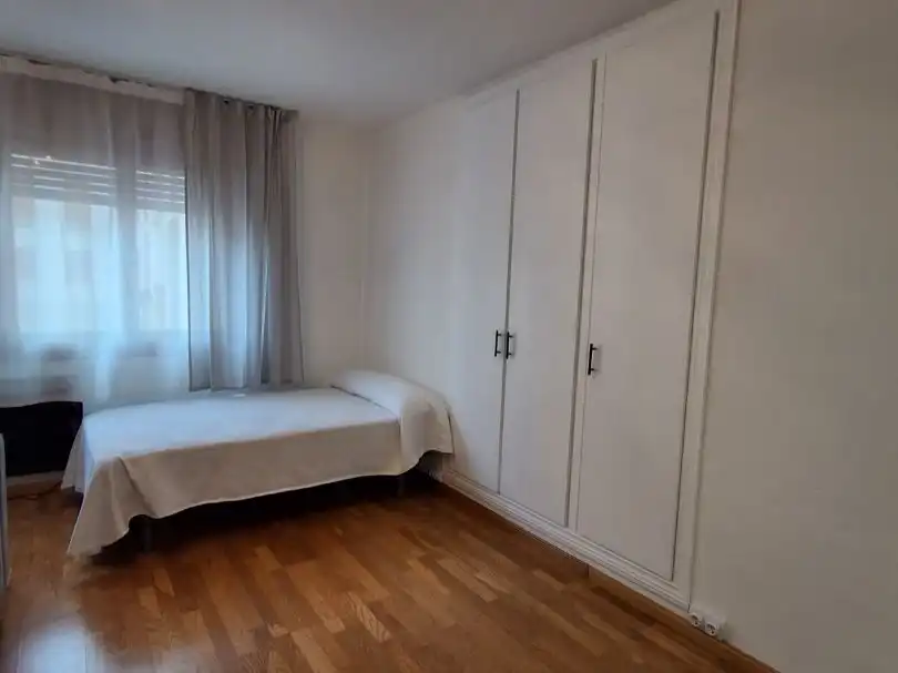Schlafzimmer von Wohnungen zur Miete in Casco Urbano