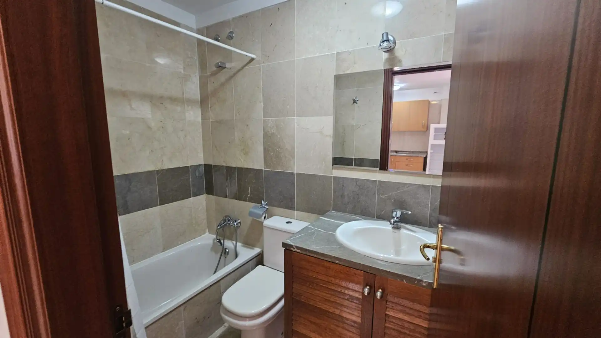 Bathroom of Flat for rent in Santa Cruz de Tenerife  with Furnished, Oven and Washing machine