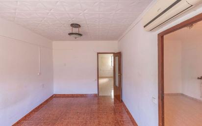 Bedroom of Flat for sale in  Valencia Capital  with Air Conditioner, Heating and Oven