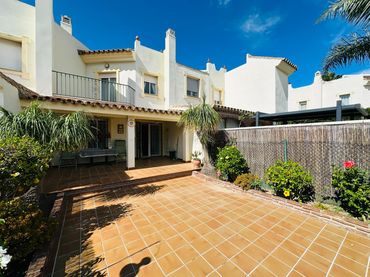Adosado con piscina en venta en Campo de Mijas