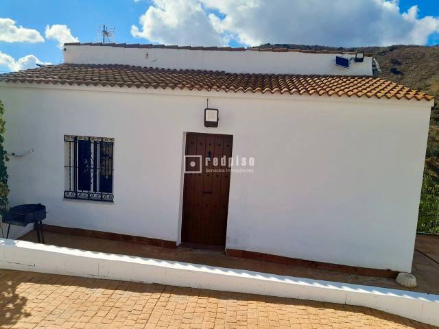 Casa-chalet en Alquiler en LAGAR DEL QUEMADO en Casabermeja